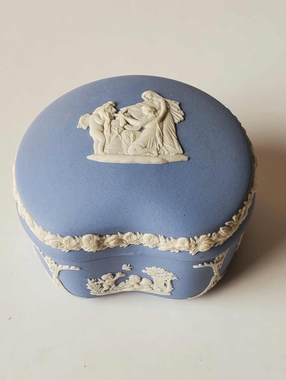 Vintage Wedgwood Blue Jasperware Kidney Shaped Trinket Box
